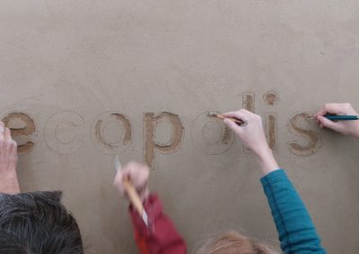 chantier participatif enduits terre crue